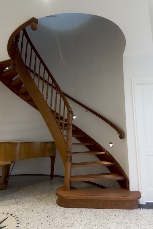 klassieke trap,oudenhoven trappen,Etten-Leur,samenwerking,trappenmakerij wim van loon,nieuwe vestiging,nederland