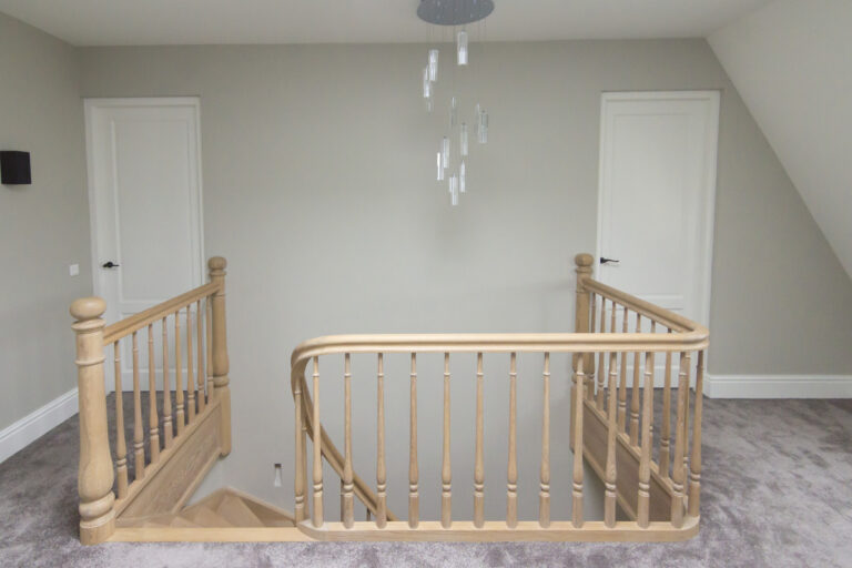 klassieke trap,houten trap,massief hout,Honselersdijk,Nederland