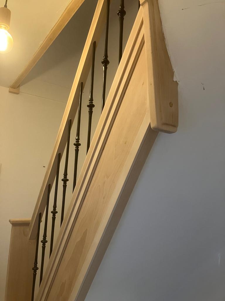 landelijke trap,houten trap,smeedijzeren trapspijlen,balusters,trappenmaker,antwerpen