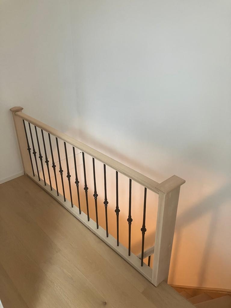 landelijke trap,houten trap,smeedijzeren trapspijlen,balusters,trappenmaker,antwerpen