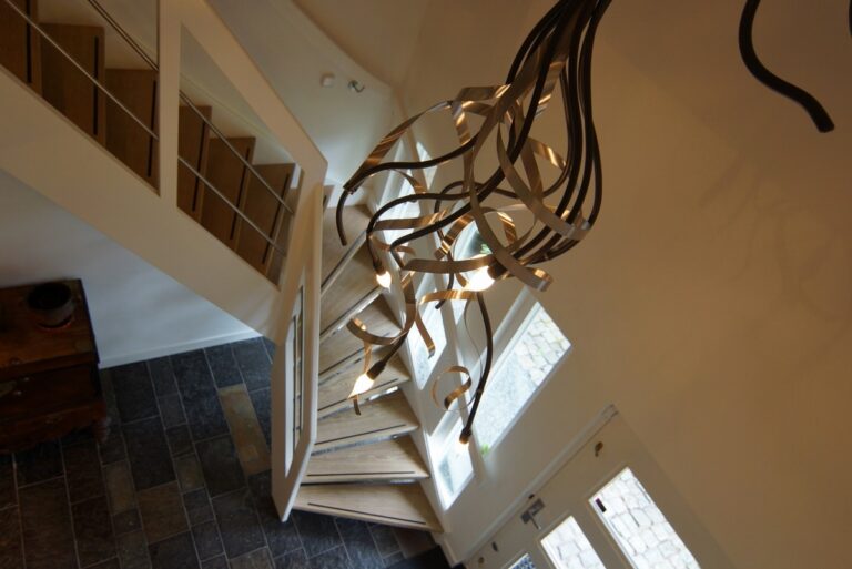 moderne trap,houten trap,eiken trap,geborsteld,robuust,glazen balustrade,Ulvenhout,Breda,Nederland
