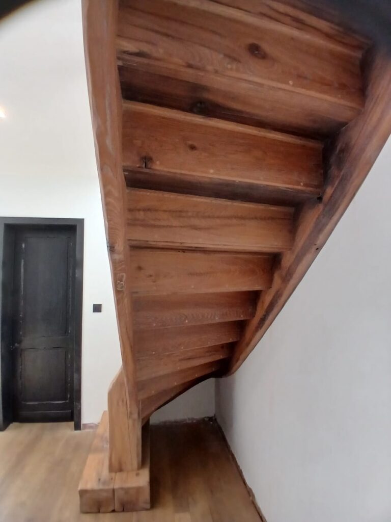 houten trap,rustieke trap,Stekene,belgië